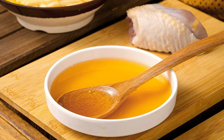 น้ำมันไก่เข้มข้นและมีกลิ่นหอม