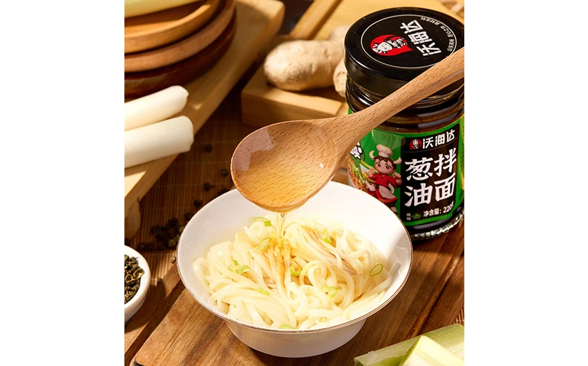 น้ำมันต้นหอมสำหรับบะหมี่ (220กรัม/ขวด)